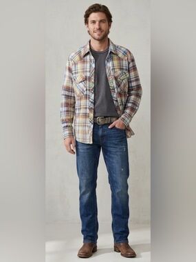 Casual Country Outfitters Pearl Snap Shirt